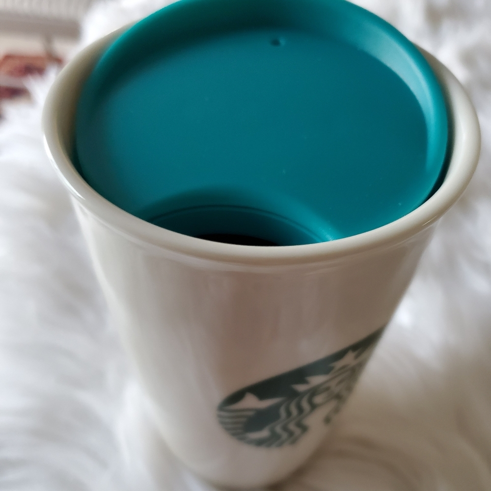 Limited edition Disney Starbucks tumbler - Picture 4 of 8
